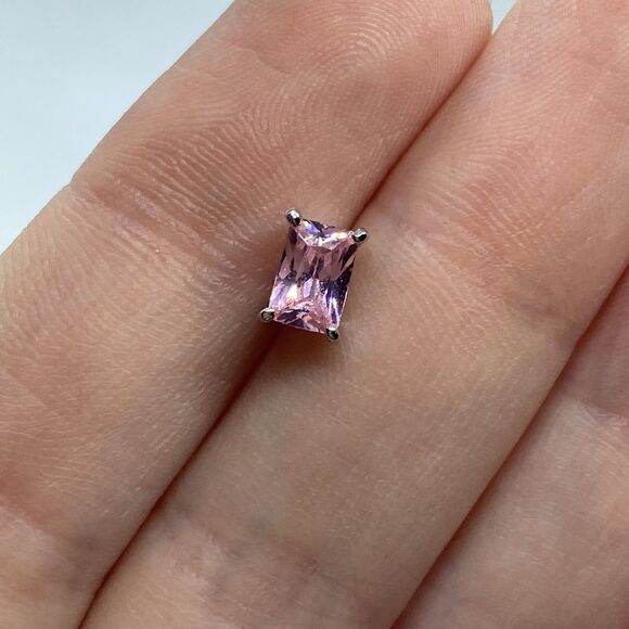 💛 925 Pink Rectangular Cut CZ Single Stud - Picture 3 of 3